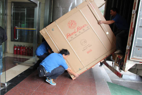 沁水钢琴贵重工艺品无忧运